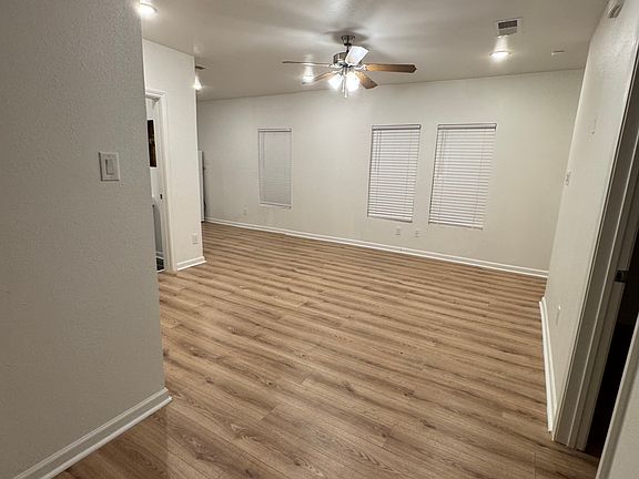 5th image of 2825 Meadowbrook Dr Unit A