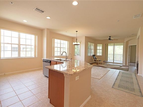 3rd image of 4833 Hampshire Ct #1-201