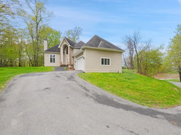 21 Huyler Drive, Hyde Park, NY 12538