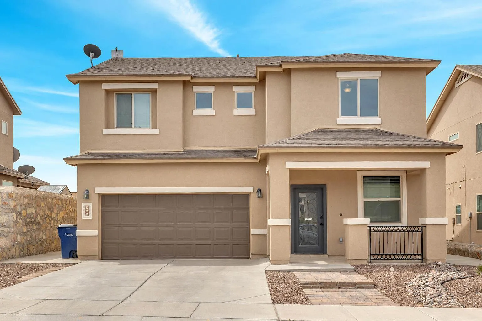 4 bed, 2.5 bath, 2260 sqft, $2,800 — Photo 1