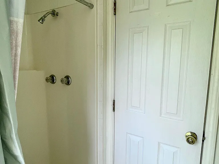 2202 Leon St — Photo 24
