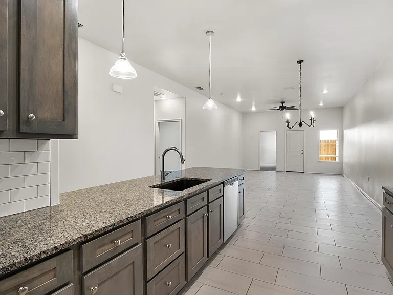5856 Virginia Ave — Photo 7