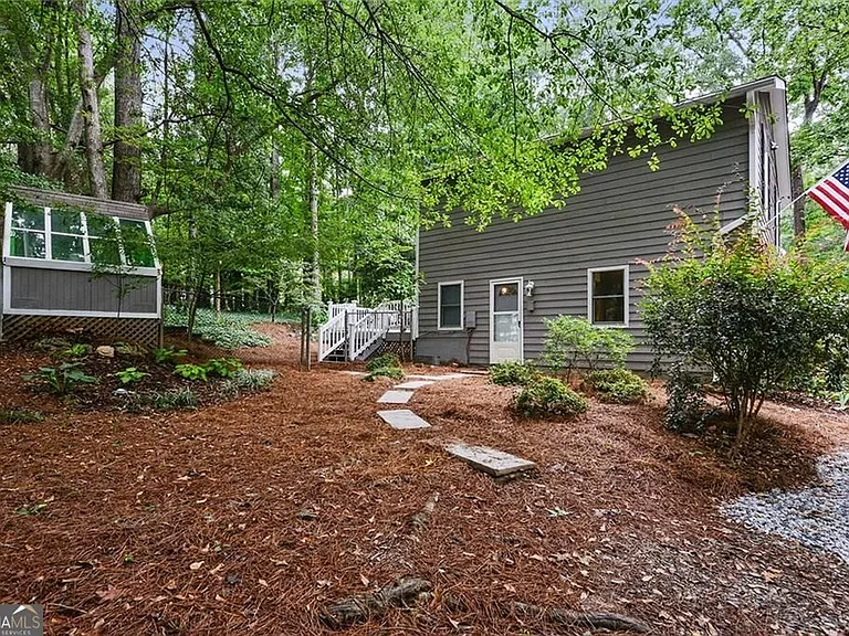 130 Cains Cove Dr — Photo 26
