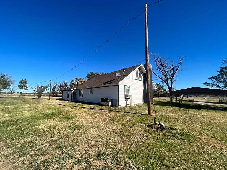 884 FM 3329 — Photo 7