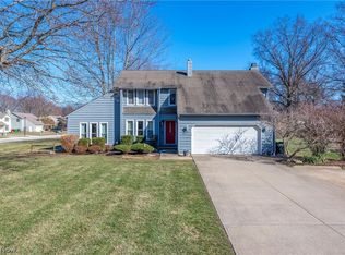 287 Greenbriar Dr, Avon Lake, OH 44012