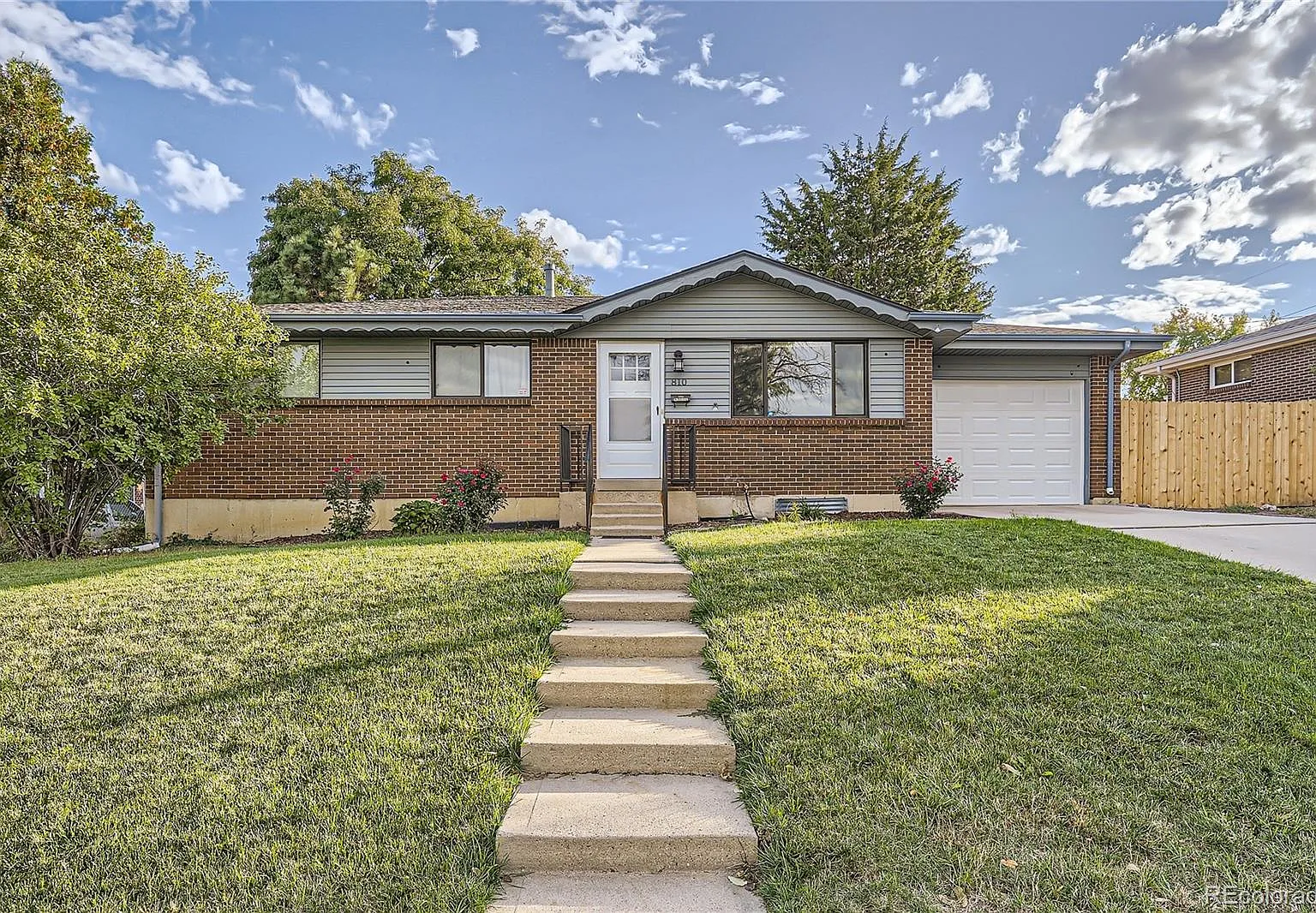 4 bed, 2.0 bath, 1520 sqft, $2,850 — Photo 2