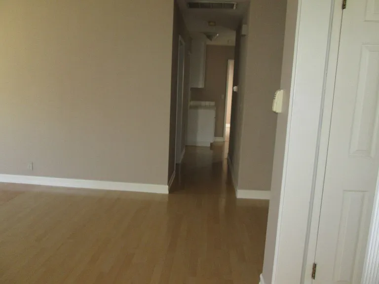 927 Lobelia Ln — Photo 8