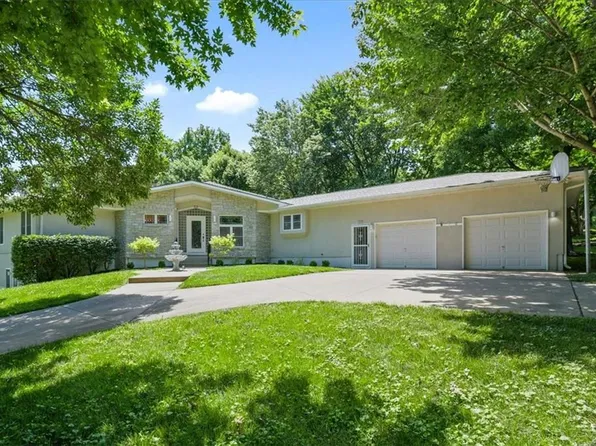 4242 N Grand Ave, Kansas City, MO 64116