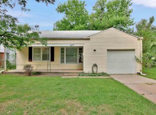 627 S Brookside Dr, Wichita, KS 67218