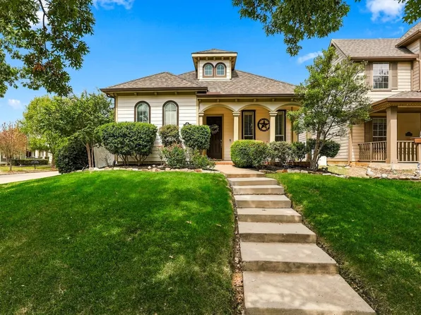 1901 Brown Thrasher Blvd, Aubrey, TX 76227