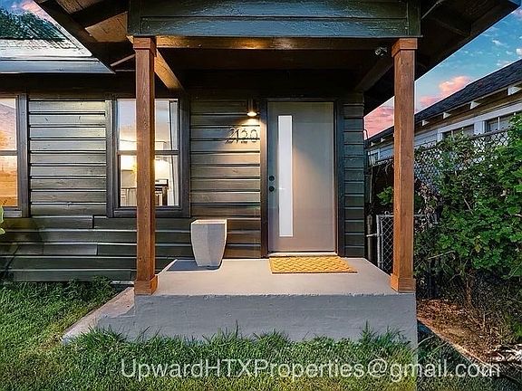 Front door (fenced in yard)