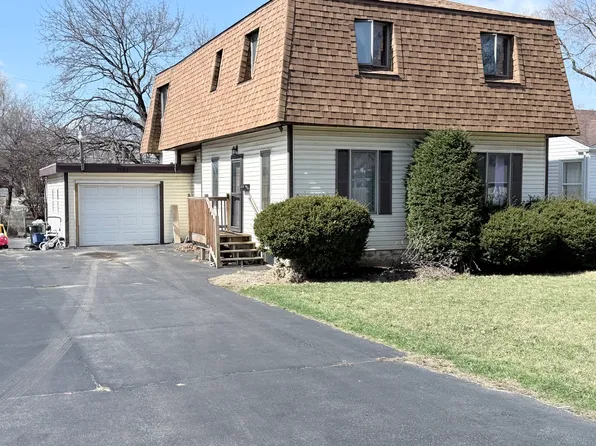 1151 Gates St, Aurora, IL 60505