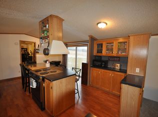 68 Meadowbrook Park Dr, Iron Ridge, WI 53035