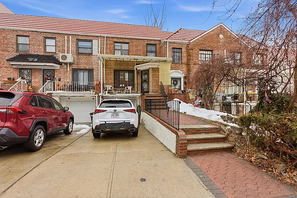 Rented by SERHANT. | media 12