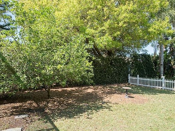 5th image of 3808 Cardenal Ave