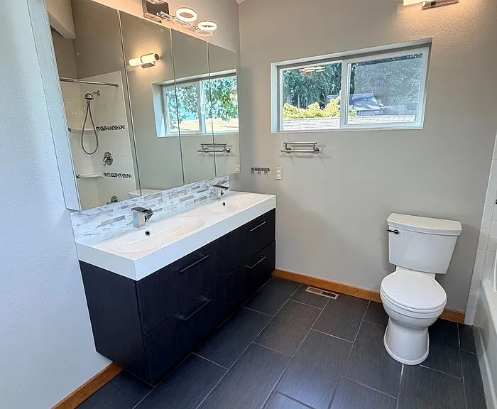 720 NE 34th Pl — Photo 13