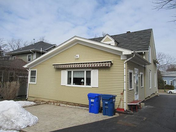 2nd image of 414 E Illinois St