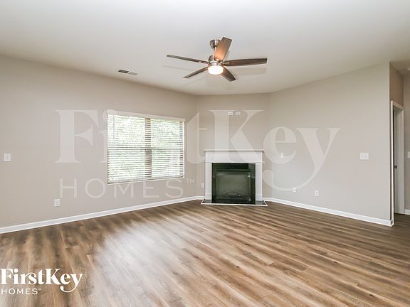3rd image of 2057 Massey Ln
