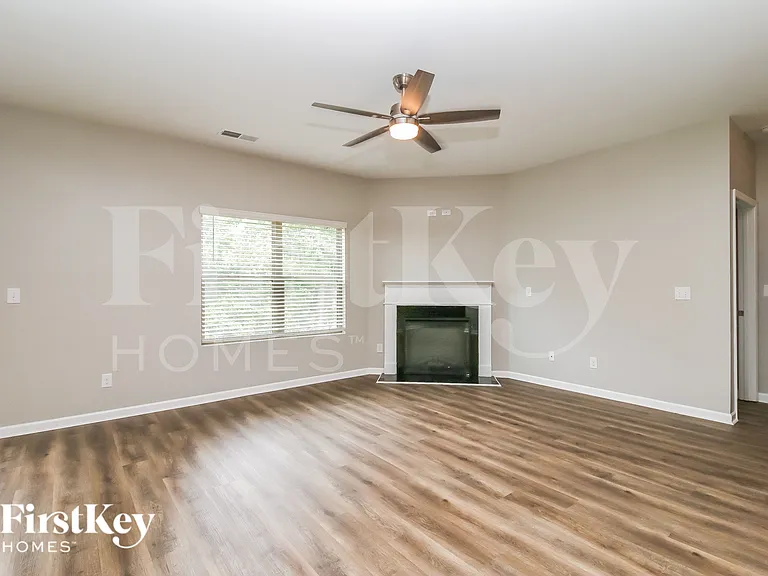 2057 Massey Ln — Photo 3