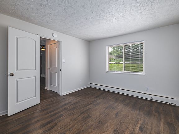 4th image of 1872 Sunset Ave #77