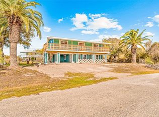 257 W Club Oak Ln, Rockport, TX 78382