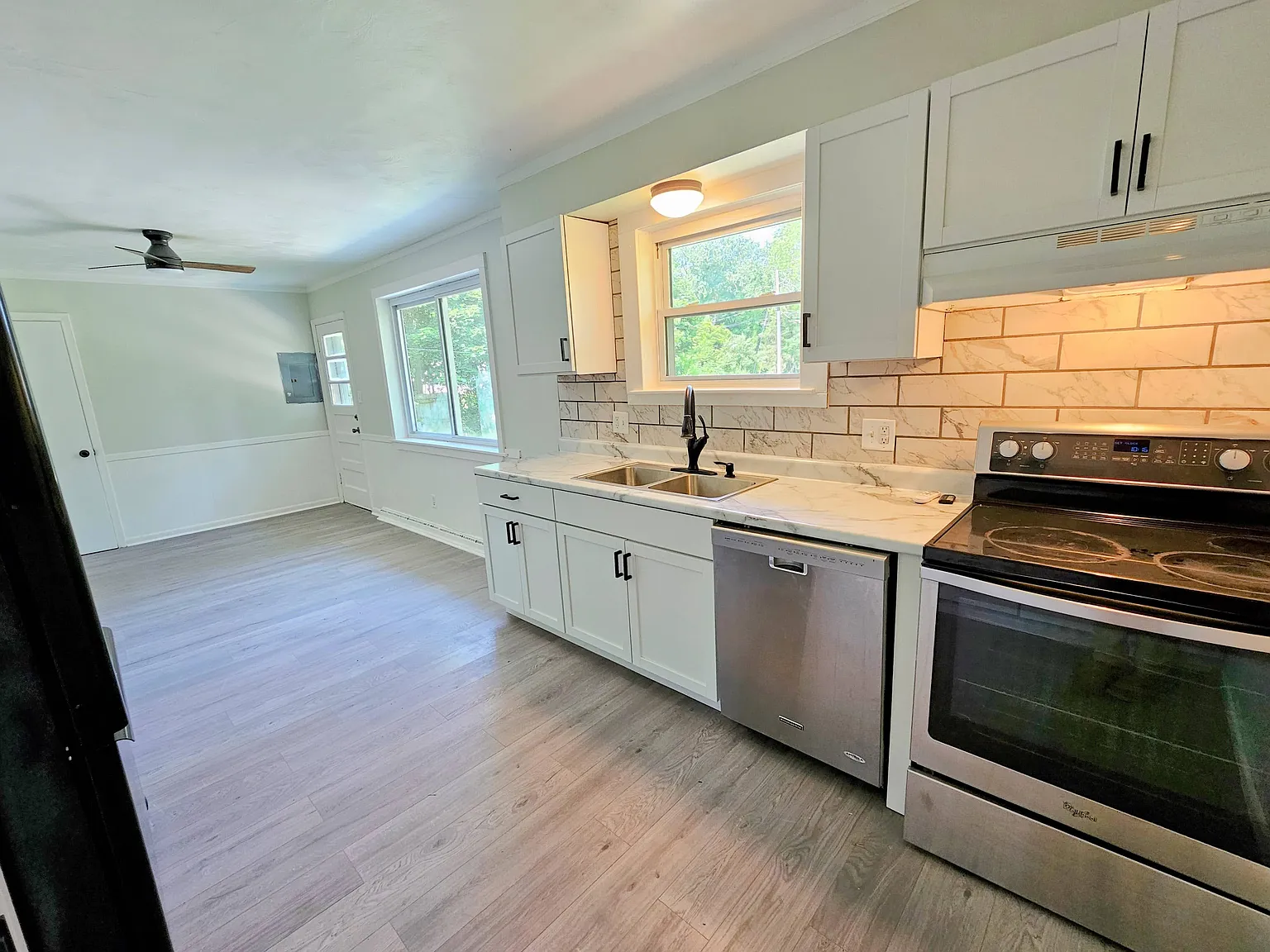 3 bed, 1637 sqft, $1,695 — Photo 2