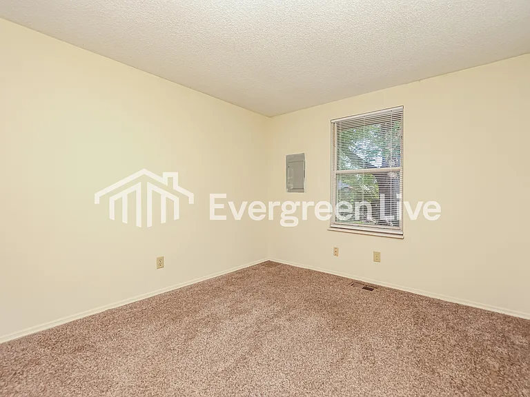 6493 Rolling Glen Dr — Photo 12