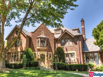 900 N Happy Hollow Blvd, Omaha, NE, 68132