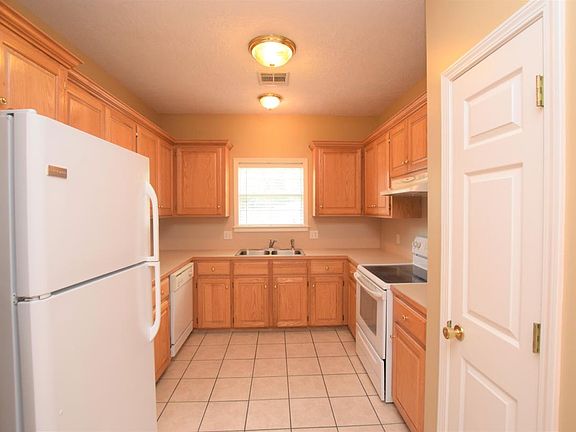 3rd image of 224 Fairview Ave