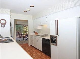 12620 Cedar Rd, Cleveland Heights, OH 44106