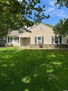 4 Vicksburg Court, Coram, NY, 11727