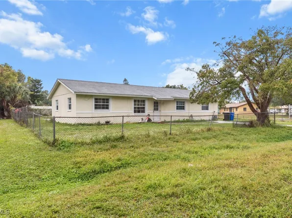 6135 Markland Ave, Fort Myers, FL 33916