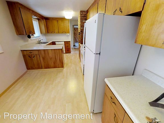3rd image of 2262 Fairway Ln