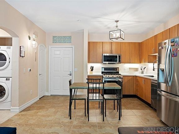 4th image of 525 11th Ave Unit 1206