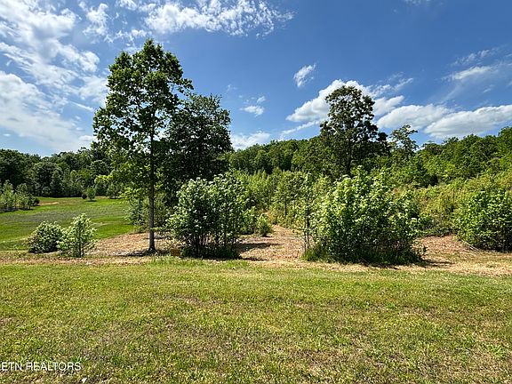 4th image of 410 Water View Dr