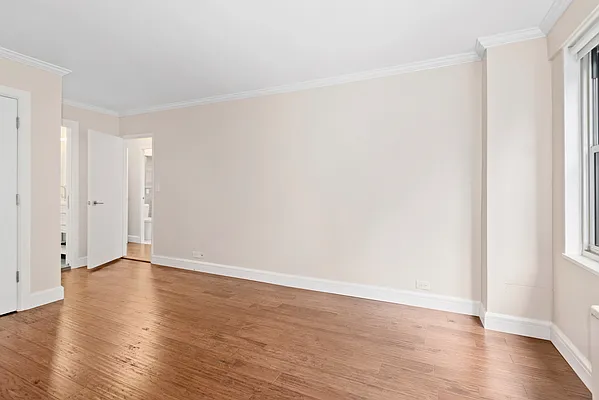 Rented by New York Casas Ltd. | media 14