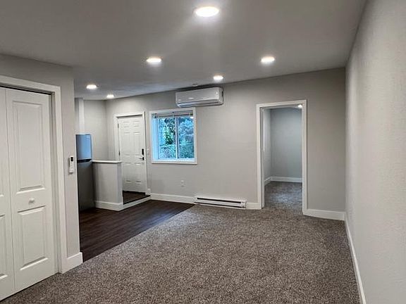 Living/Dining Room with NEW carpet