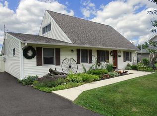65 Cobalt Ridge Dr N, Levittown, PA 19057