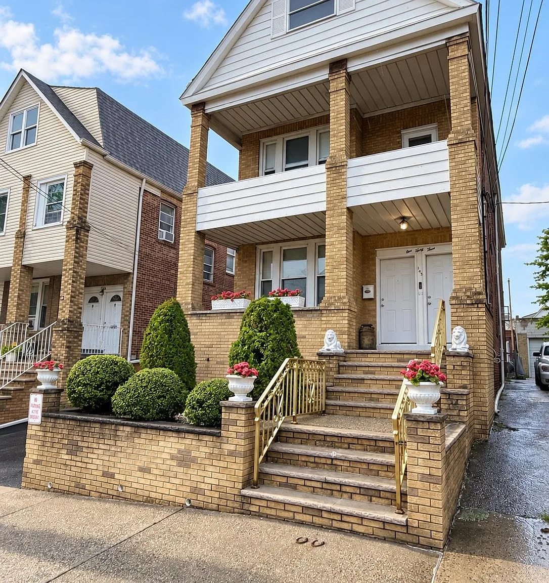 2 bed, 1.0 bath, 750 sqft, $1,700 — Photo 1