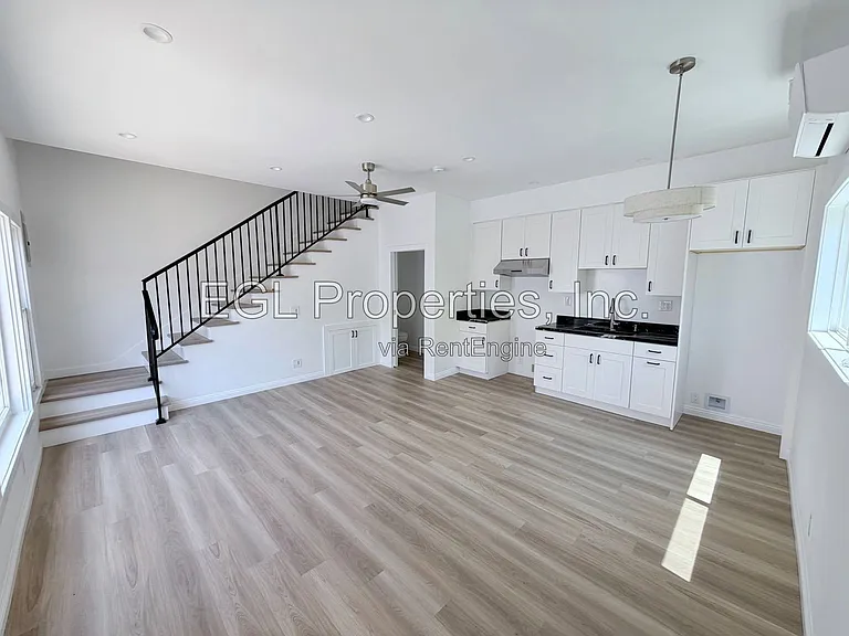 848 S Detroit St — Photo 3