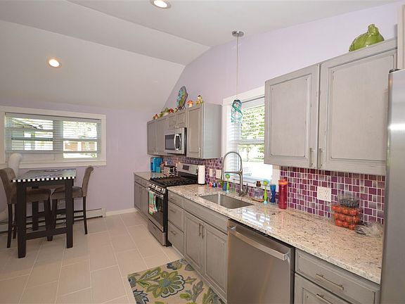 4th image of 467 Hemlock St