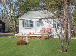 132 Riverside Dr, South Kingstown, RI 02879