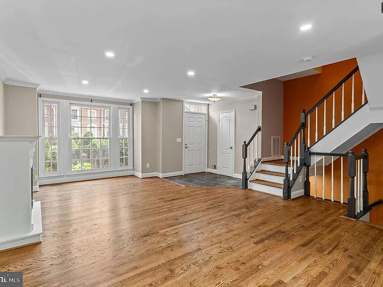 3906 Valley Ridge Dr — Photo 7