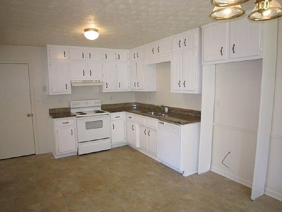 4th image of 932 Hickory Nut Ln