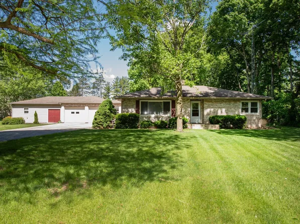 300 Pineview Ln, Lafayette, IN 47905