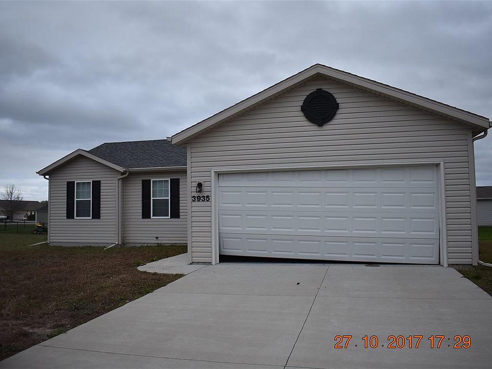 1st image of 3935 Creekside Dr