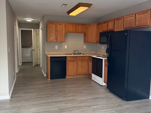 110 Elaine Ave APT D, Hallsville, MO 65255
