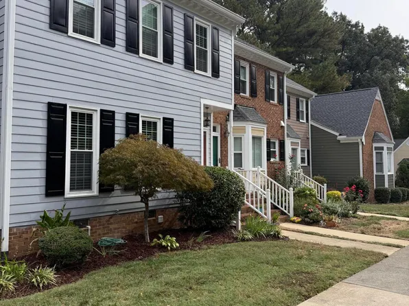 8338 Wycombe Ln, Raleigh, NC 27615