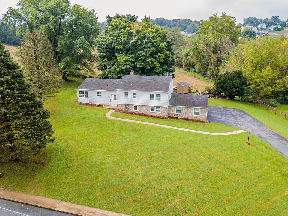 4 LEVEL HOME 2661 FIN. SQ FT