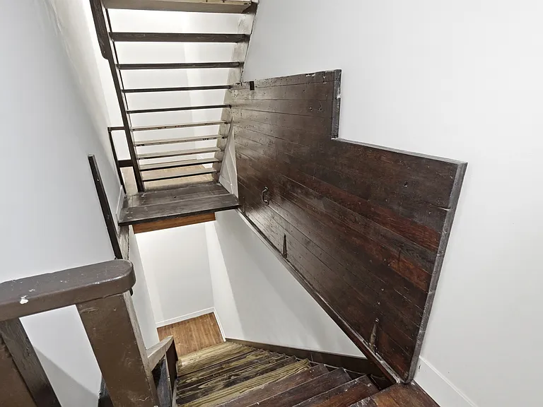 907 Main St #9 — Photo 29